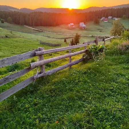 Poiana Dealul Frumos Jaktstuga Gîrda de Sus